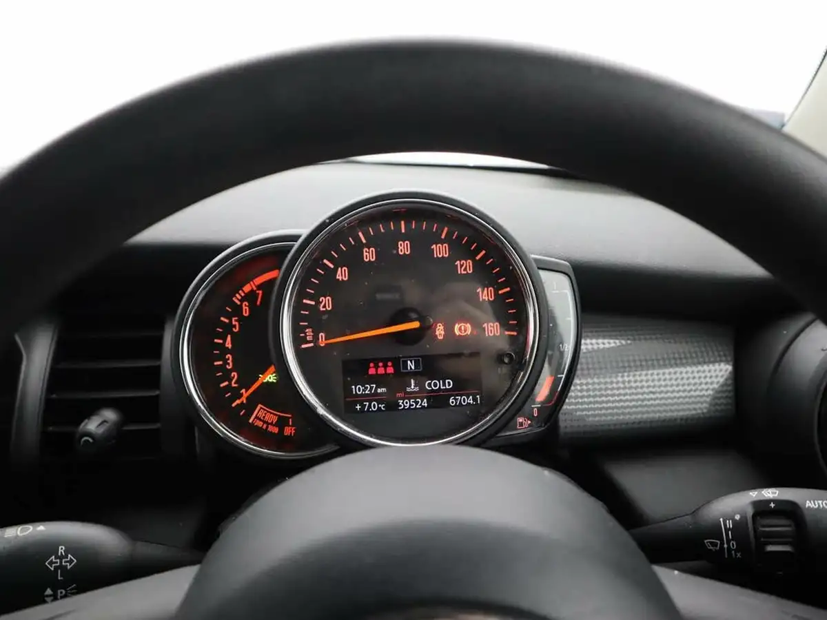 2020-mini-countryman-15-cooper-classic-big-10