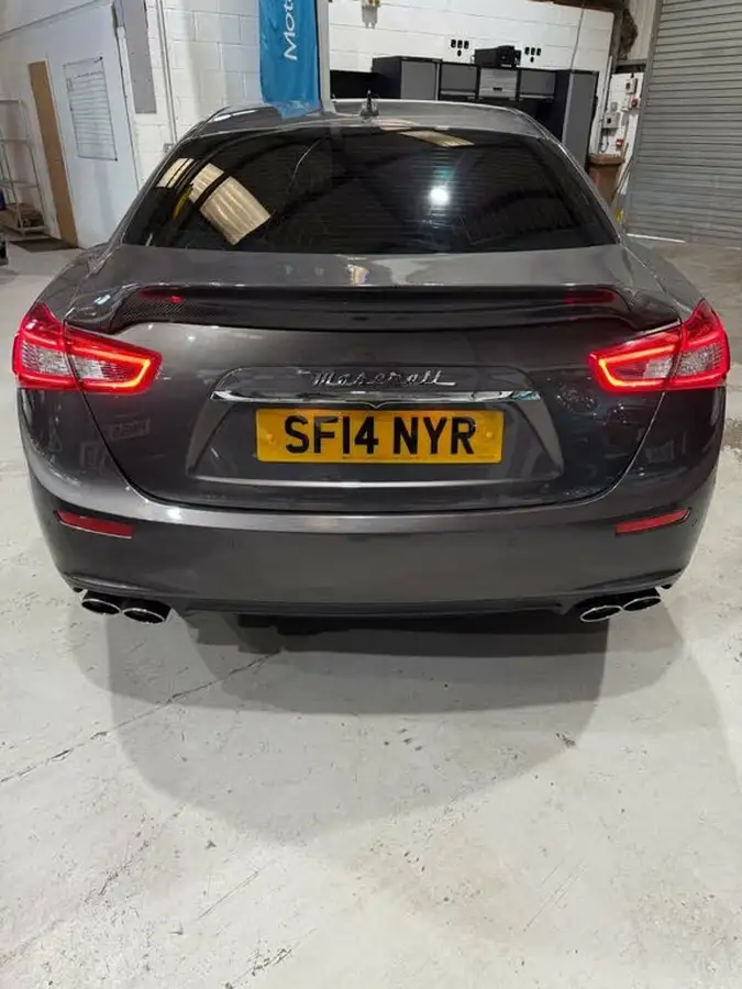 2014-maserati-ghibli-30td-big-3