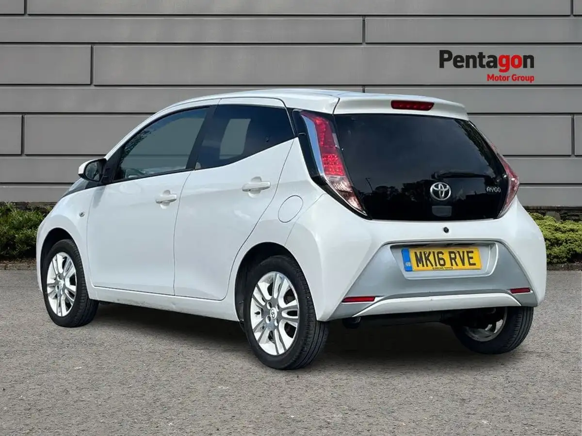2016-toyota-aygo-10-vvt-i-x-pure-5d-big-1
