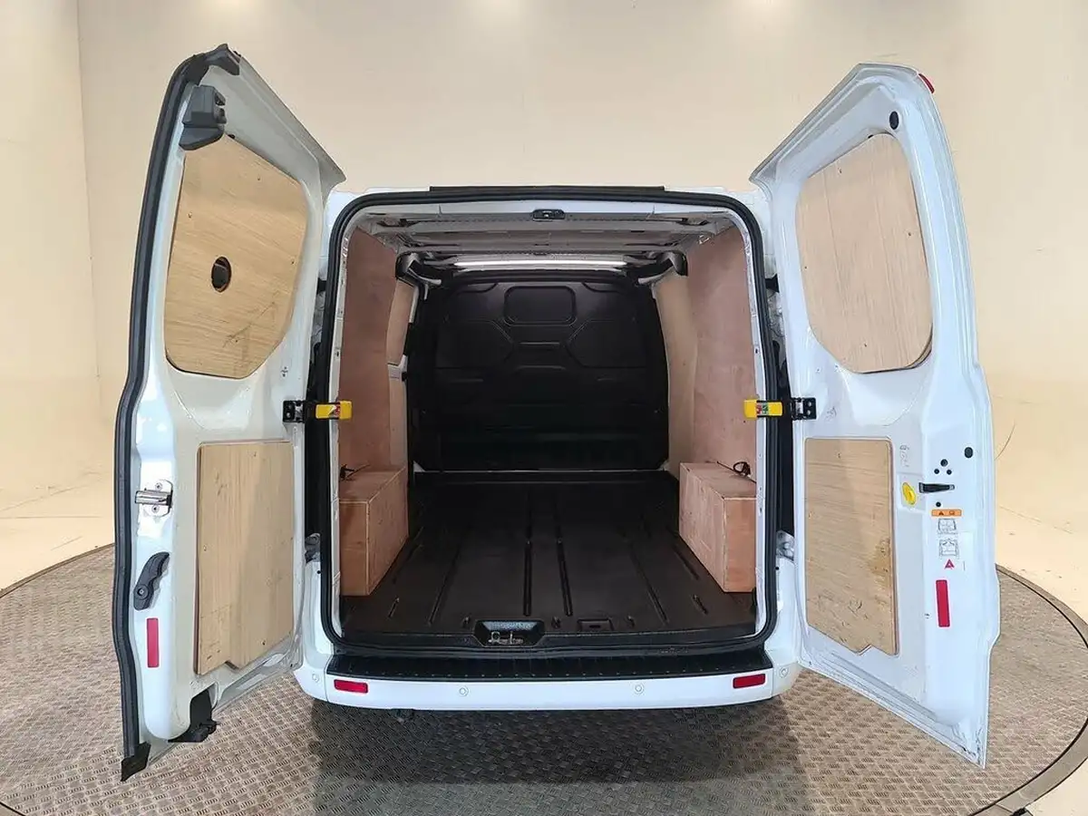 2023-ford-transit-custom-big-18