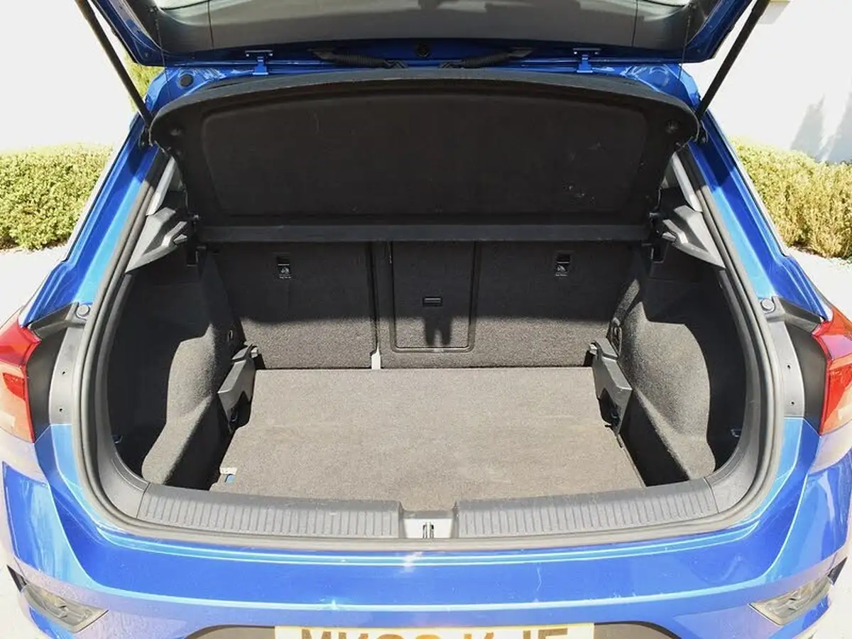 2020-volkswagen-t-roc-15-tsi-se-dsg-big-25