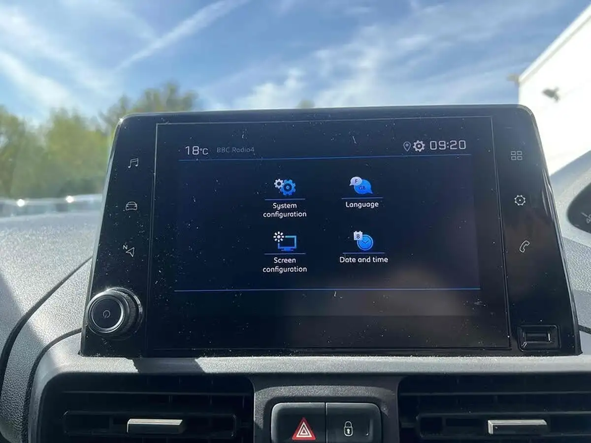 2021-peugeot-partner-15-bluehdi-1000-professional-100ps-eu6dt-panel-big-24