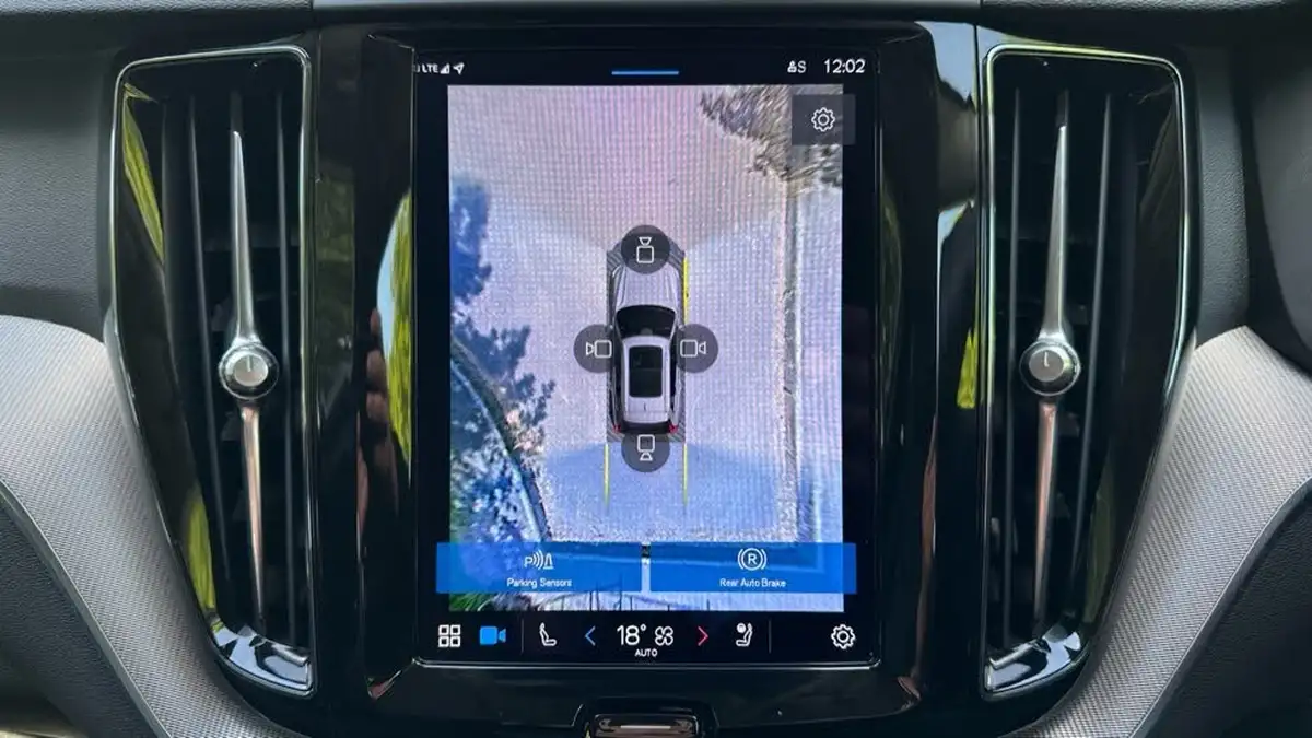 2022-volvo-xc60-20-b5-plus-big-18