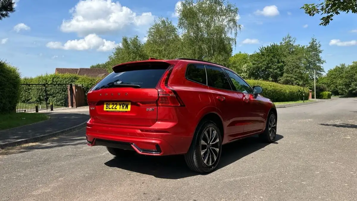 2022-volvo-xc60-20-b5-plus-big-42