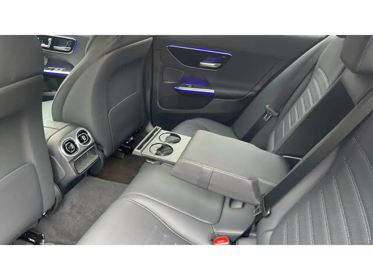 2024-mercedes-benz-c-class-20-c300e-amg-line-big-30