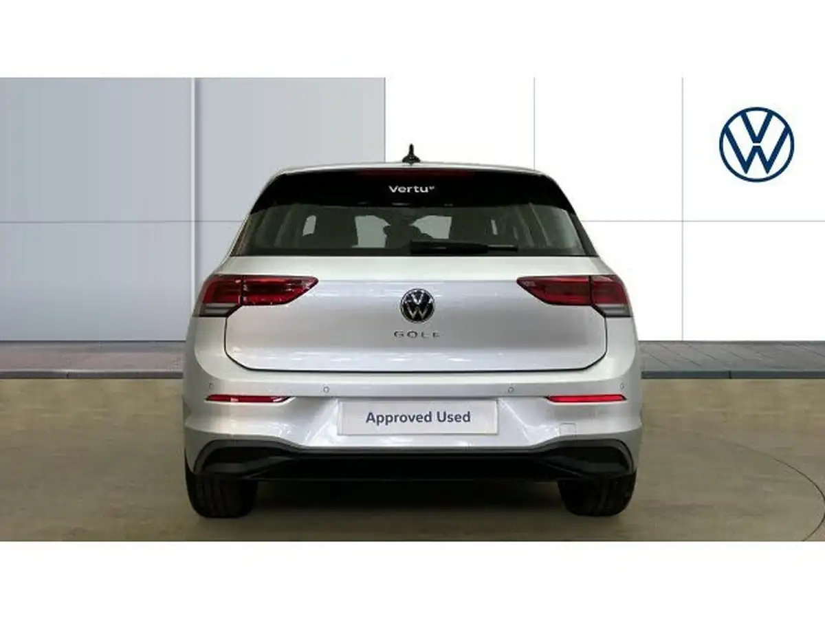 2023-volkswagen-golf-15-tsi-life-130ps-hatchback-big-7