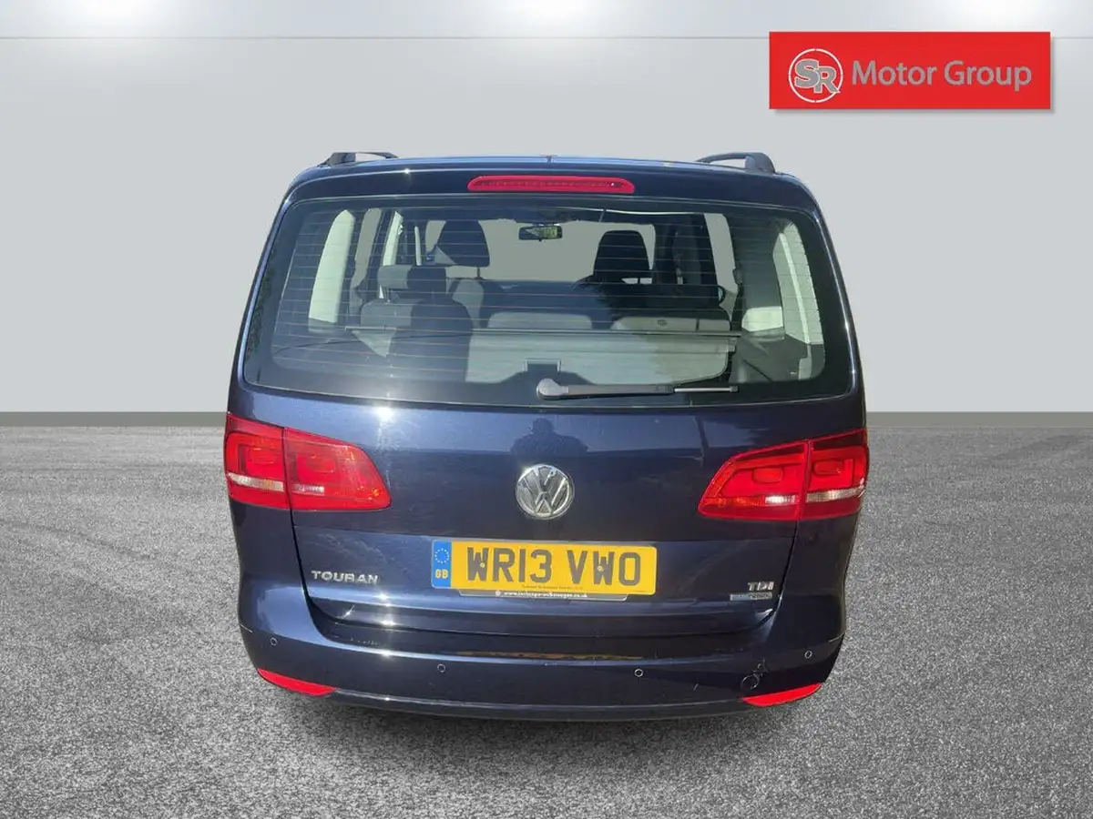 2013-volkswagen-touran-16td-bluemotion-s-tech-ss-big-14