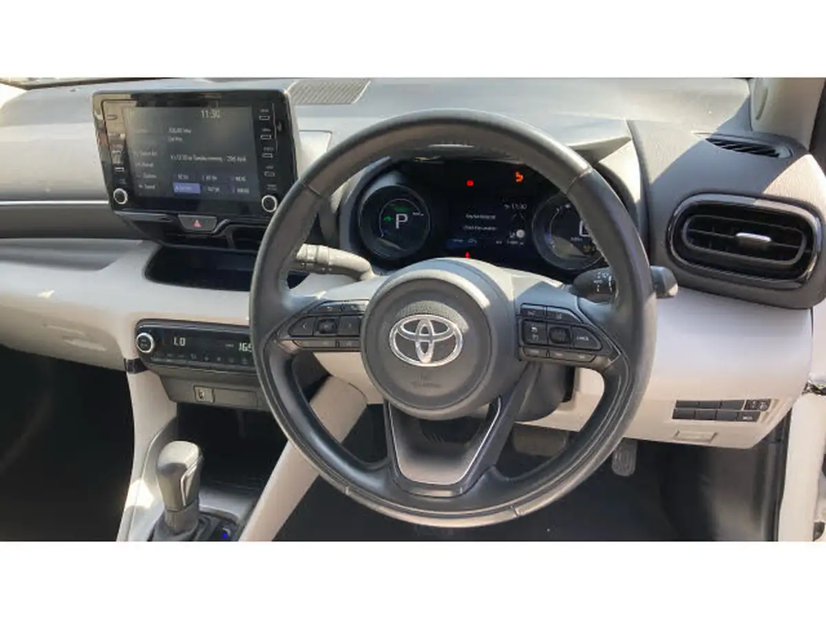 2022-toyota-yaris-15-vvt-i-excel-big-7
