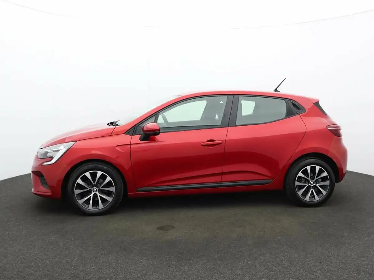 2022-renault-clio-10-tce-iconic-edition-big-3