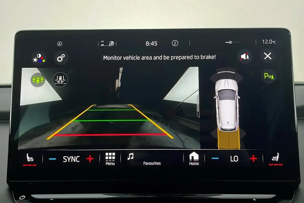 2023-skoda-enyaq-e-80-82-kwh-station-wagon-big-23