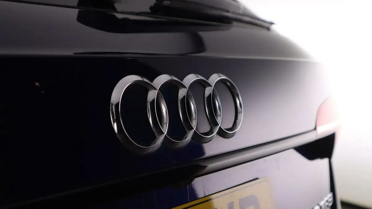 2021-audi-a4-avant-20-40-tfsi-black-edition-204ps-big-19