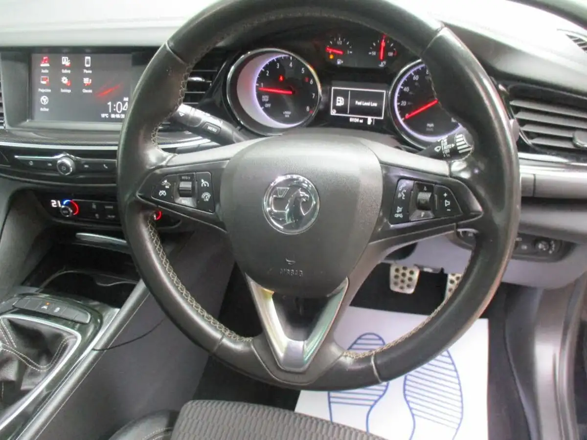 2018-vauxhall-insignia-sports-tourer-15-turbo-sri-big-40
