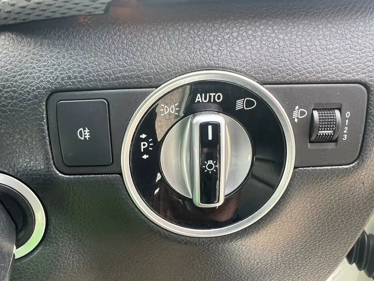 2016-mercedes-benz-b-class-21d-b220-sport-big-29