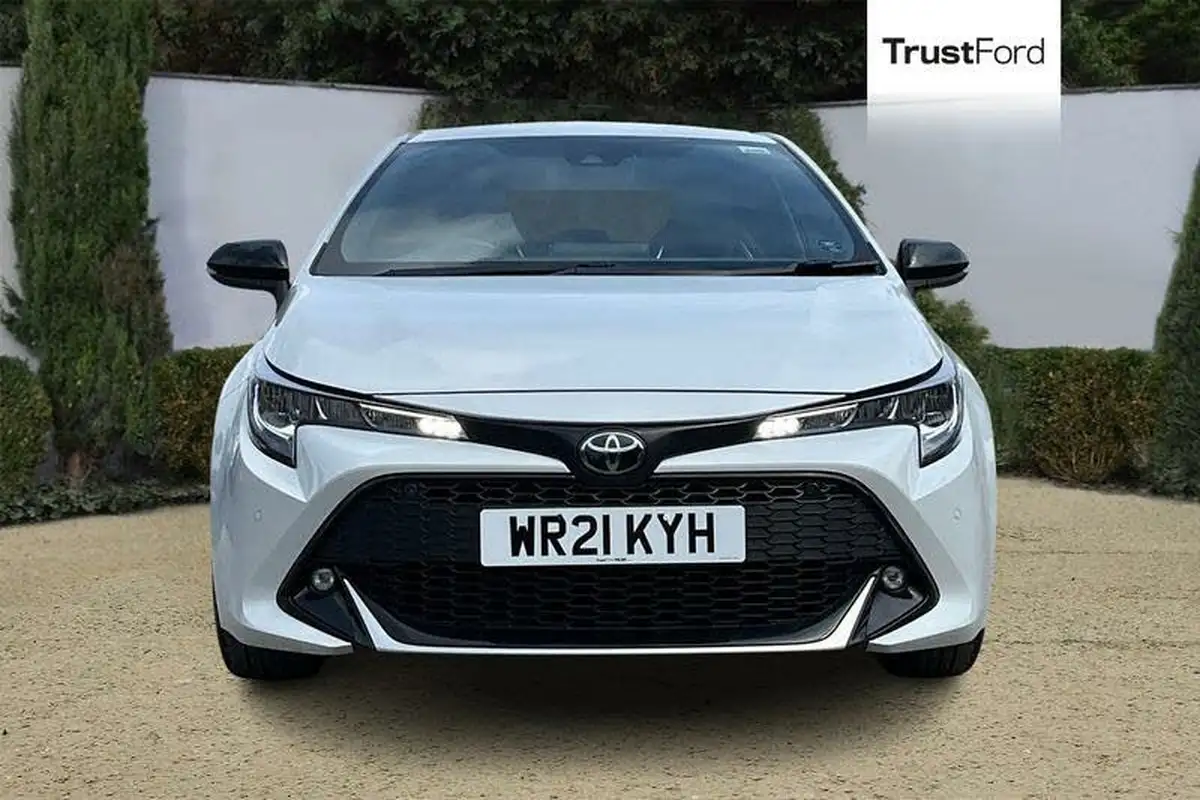 2021-toyota-corolla-18-vvt-i-gr-sport-trk-hatchback-big-5
