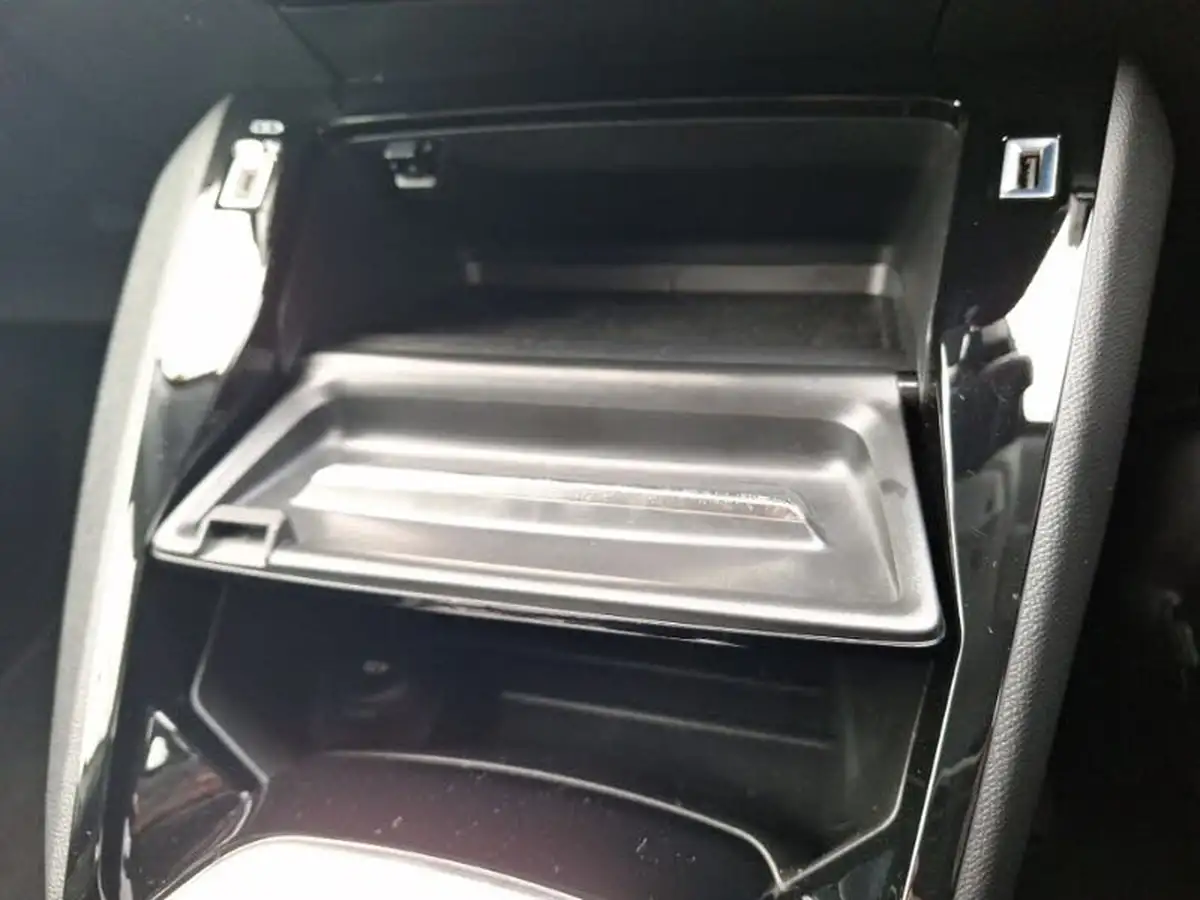 2023-peugeot-208-12-puretech-allure-premium-100ps-big-12