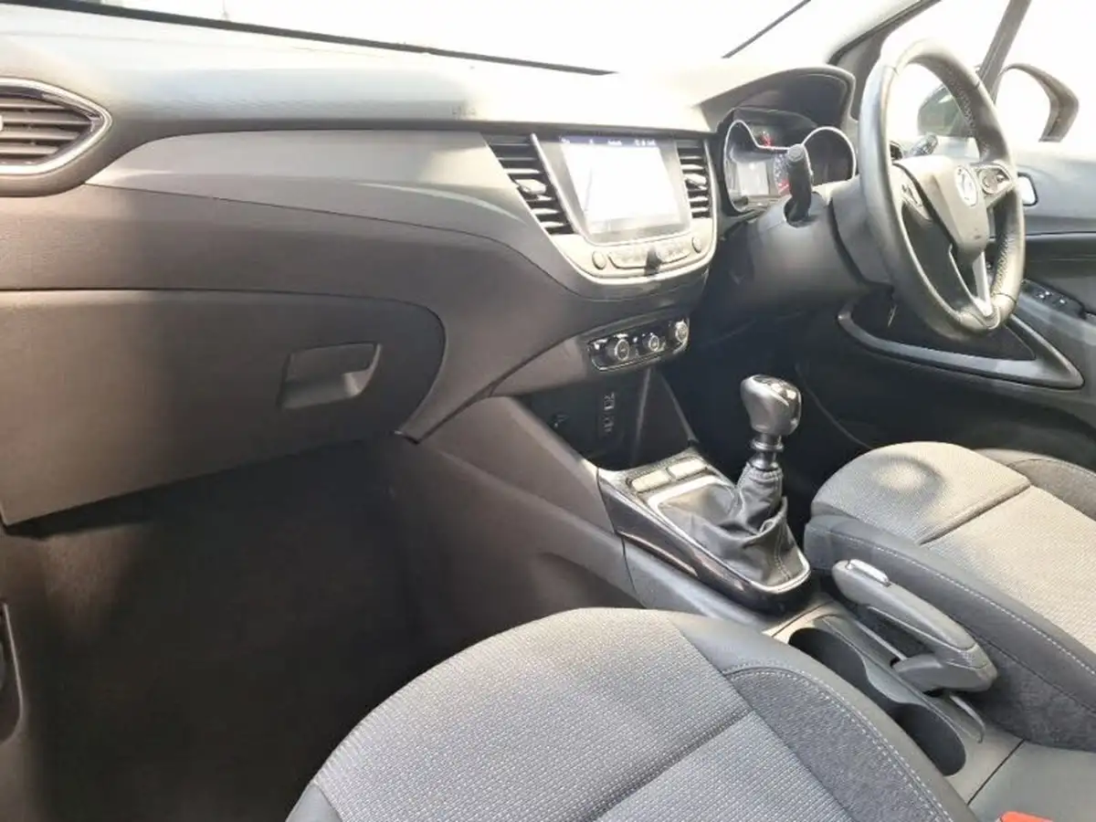 2022-vauxhall-crossland-12-elite-edition-130ps-big-4