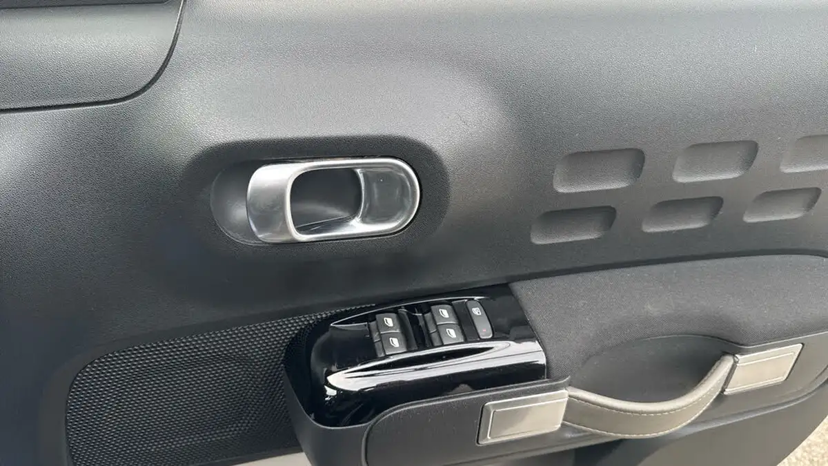 2022-citroen-c3-12-puretech-c-series-big-40