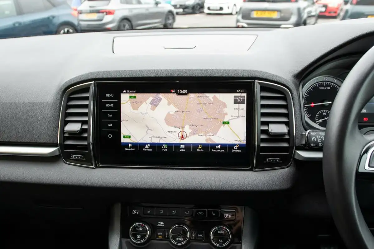 2019-skoda-karoq-20tdi-edition-150ps-4x4-big-26