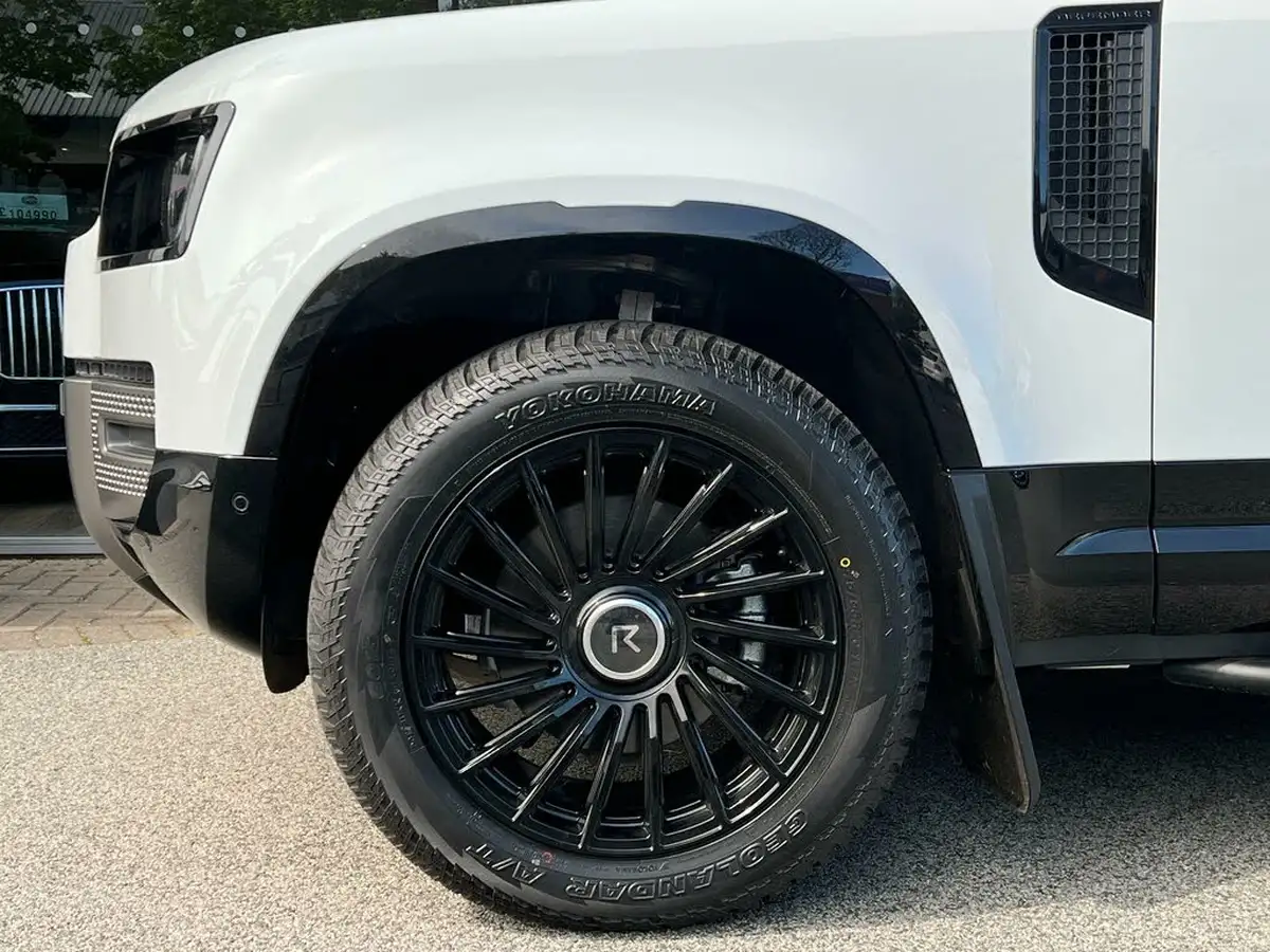 2025-land-rover-90-defender-30-d350-x-dynamic-se-big-5