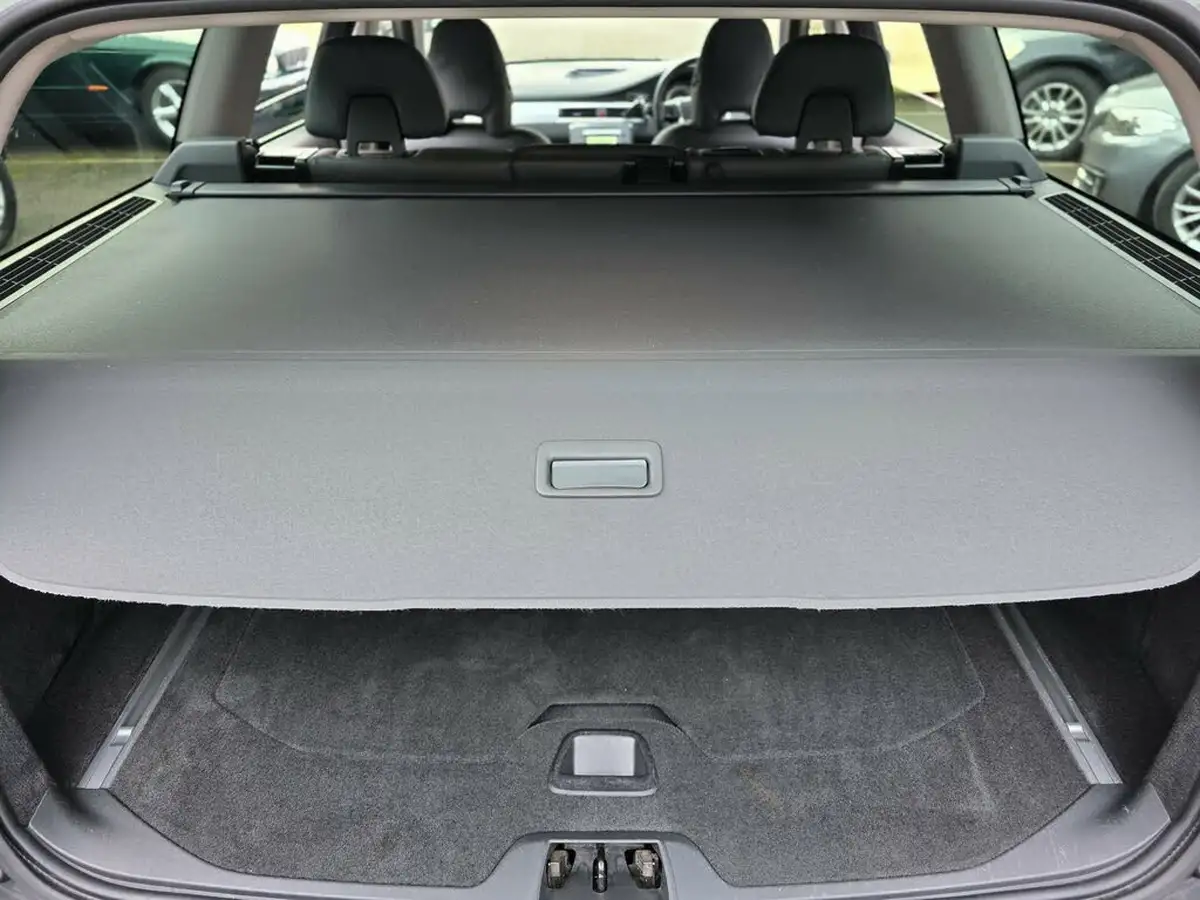 2011-volvo-xc70-30-t6-se-big-44
