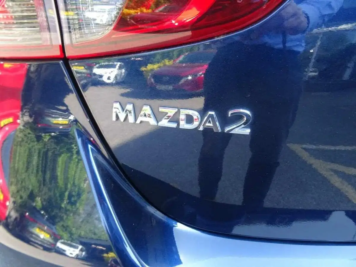 2022-mazda-mazda2-15-e-skyactiv-g-sport-big-25