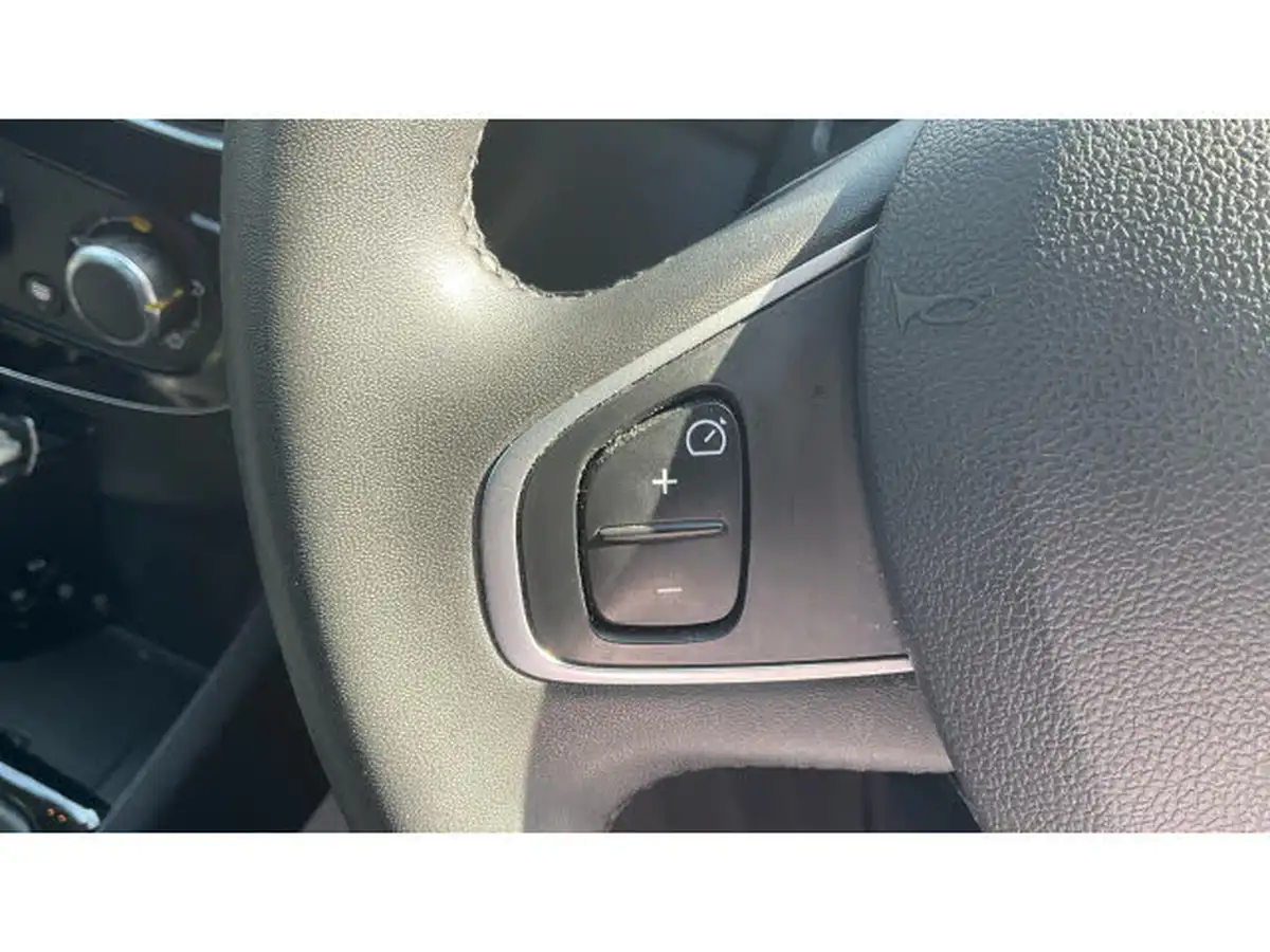 2019-renault-clio-09-tce-play-90ps-big-57
