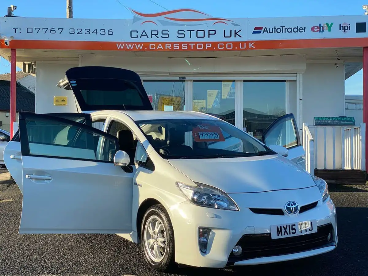 2015-toyota-prius-18-t-spirit-big-18