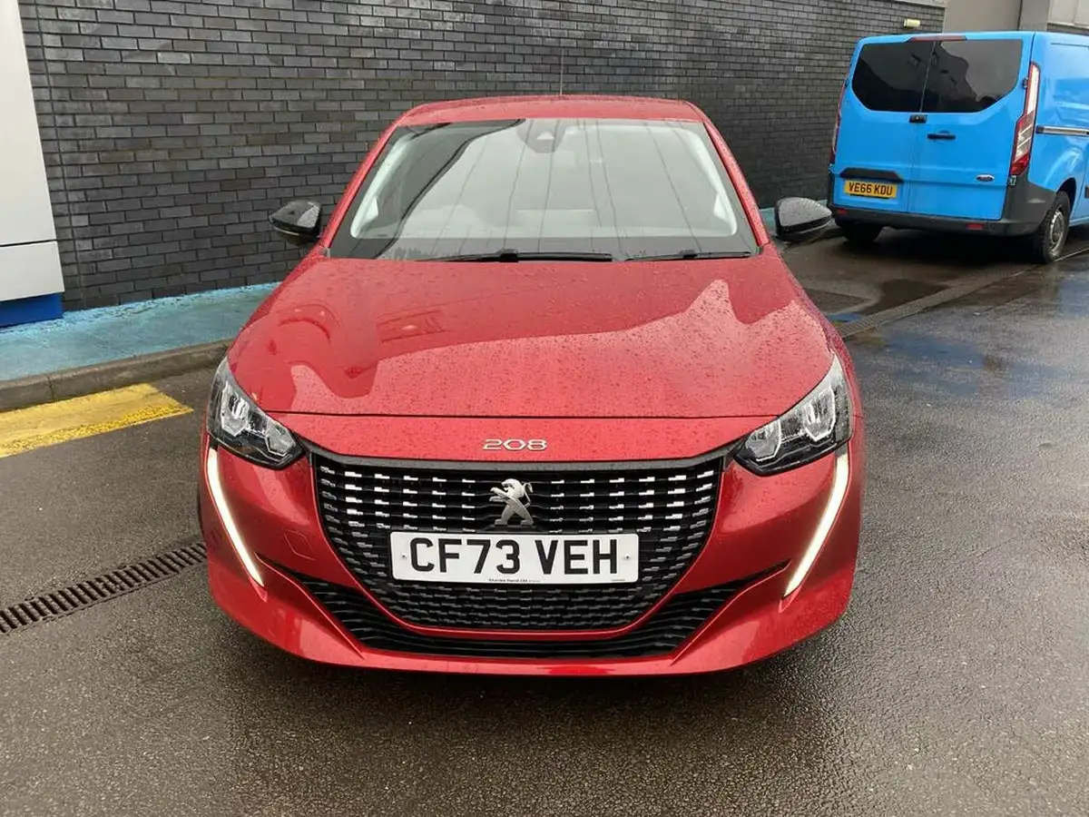 2023-peugeot-208-12-puretech-active-premium-100ps-eat8-big-1