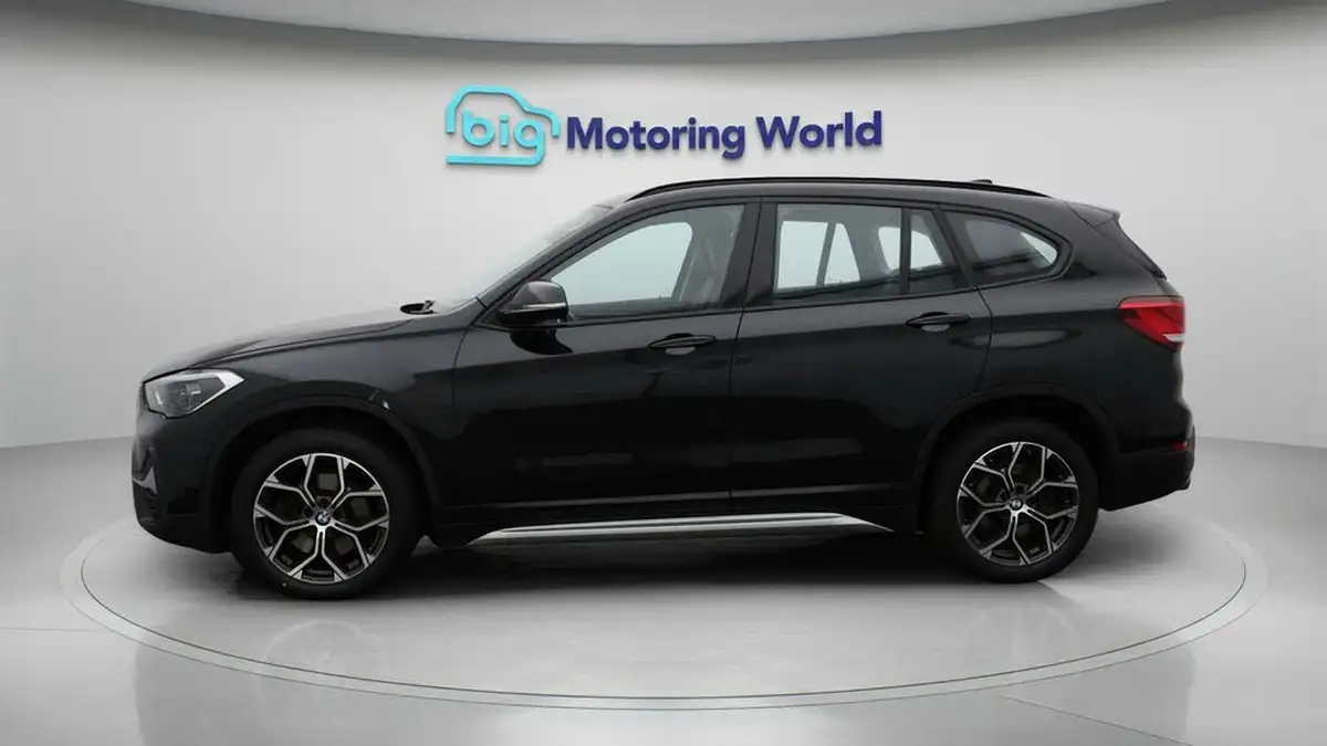 2021-bmw-x1-20-sdrive20i-xline-big-4