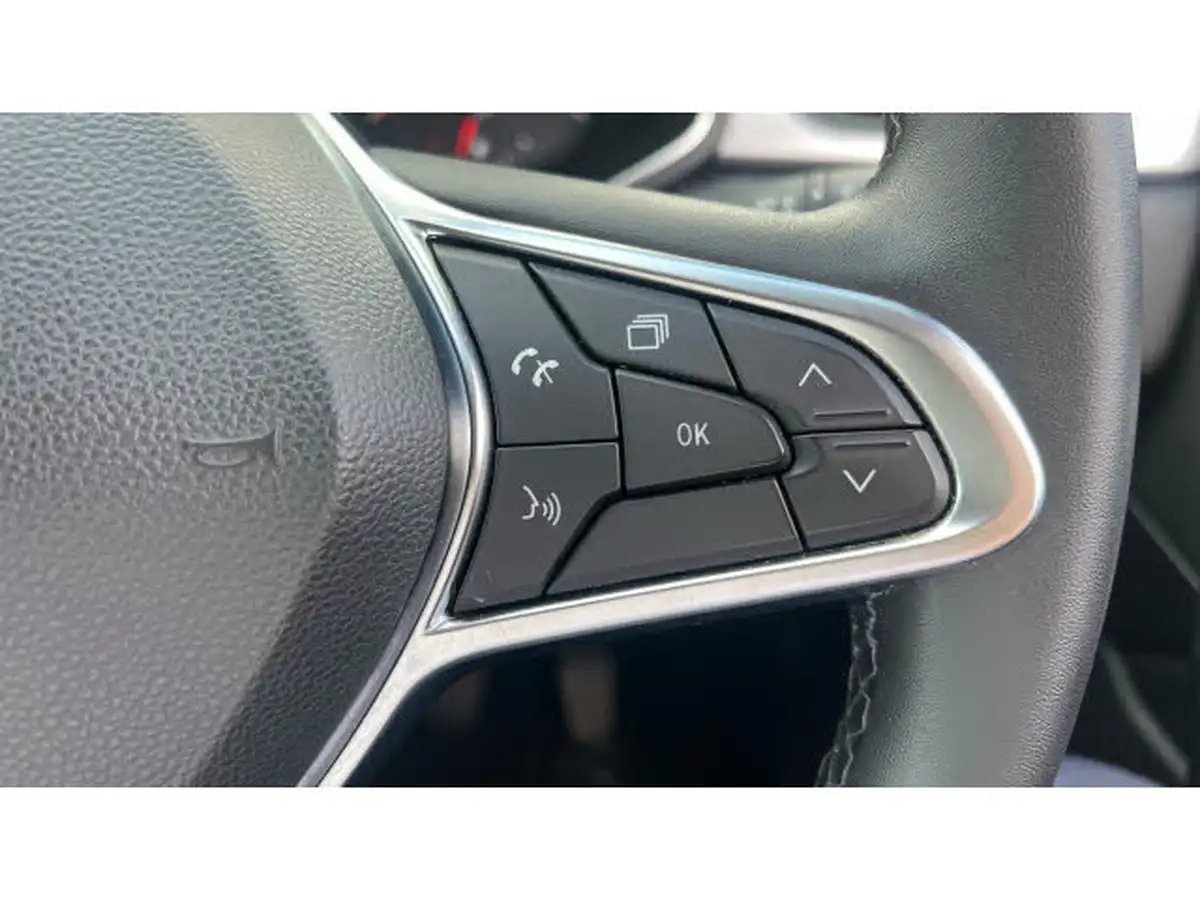 2021-renault-captur-10-tce-play-100bhp-big-25