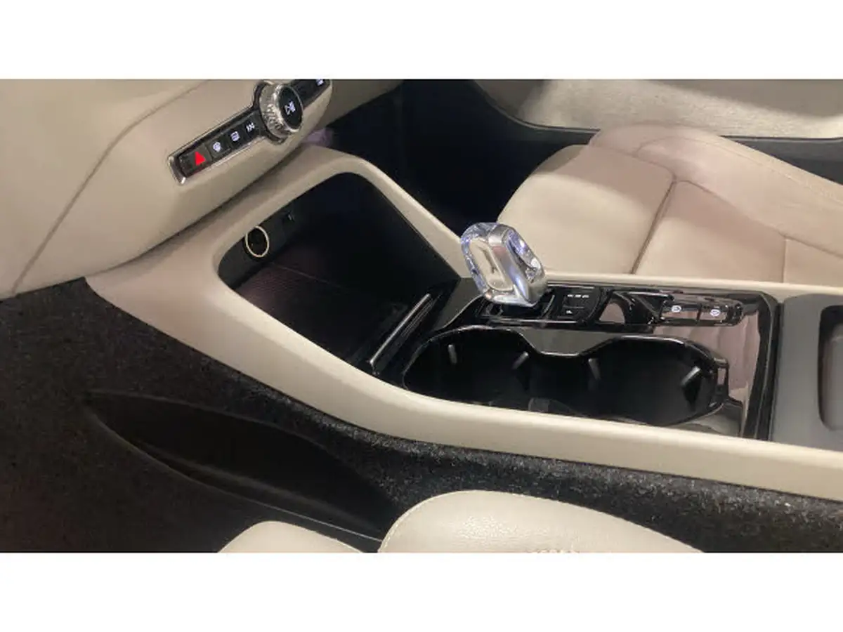 2021-volvo-xc40-15-t3-inscription-pro-161bhp-auto-big-12