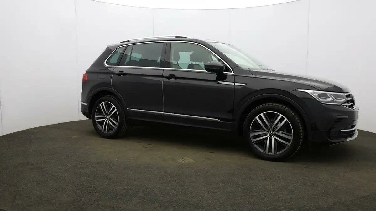 2022-volkswagen-tiguan-15-tsi-elegance-big-42
