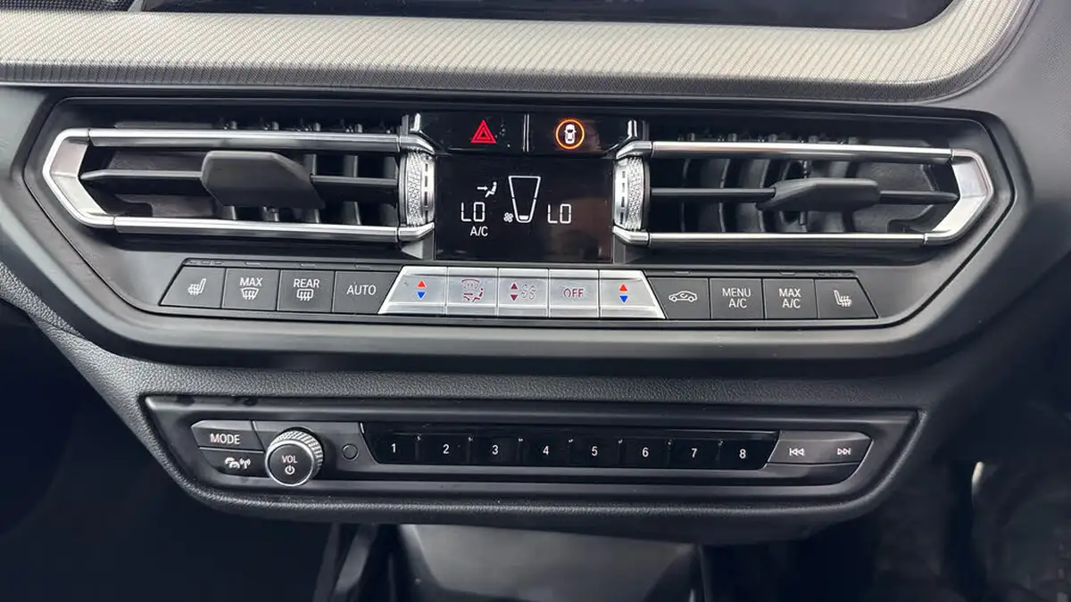 2022-bmw-1-series-15-118i-m-sport-lcp-big-17