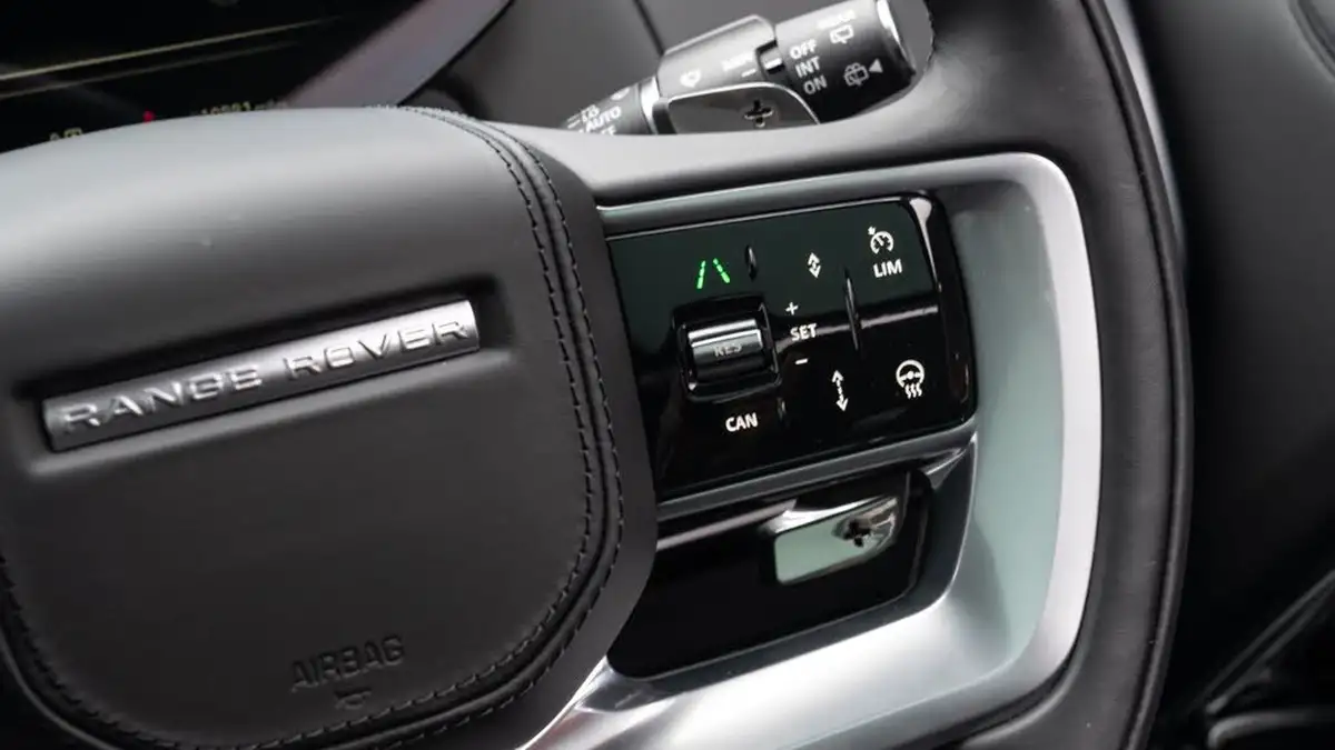 2024-land-rover-range-rover-30-d350-se-big-17