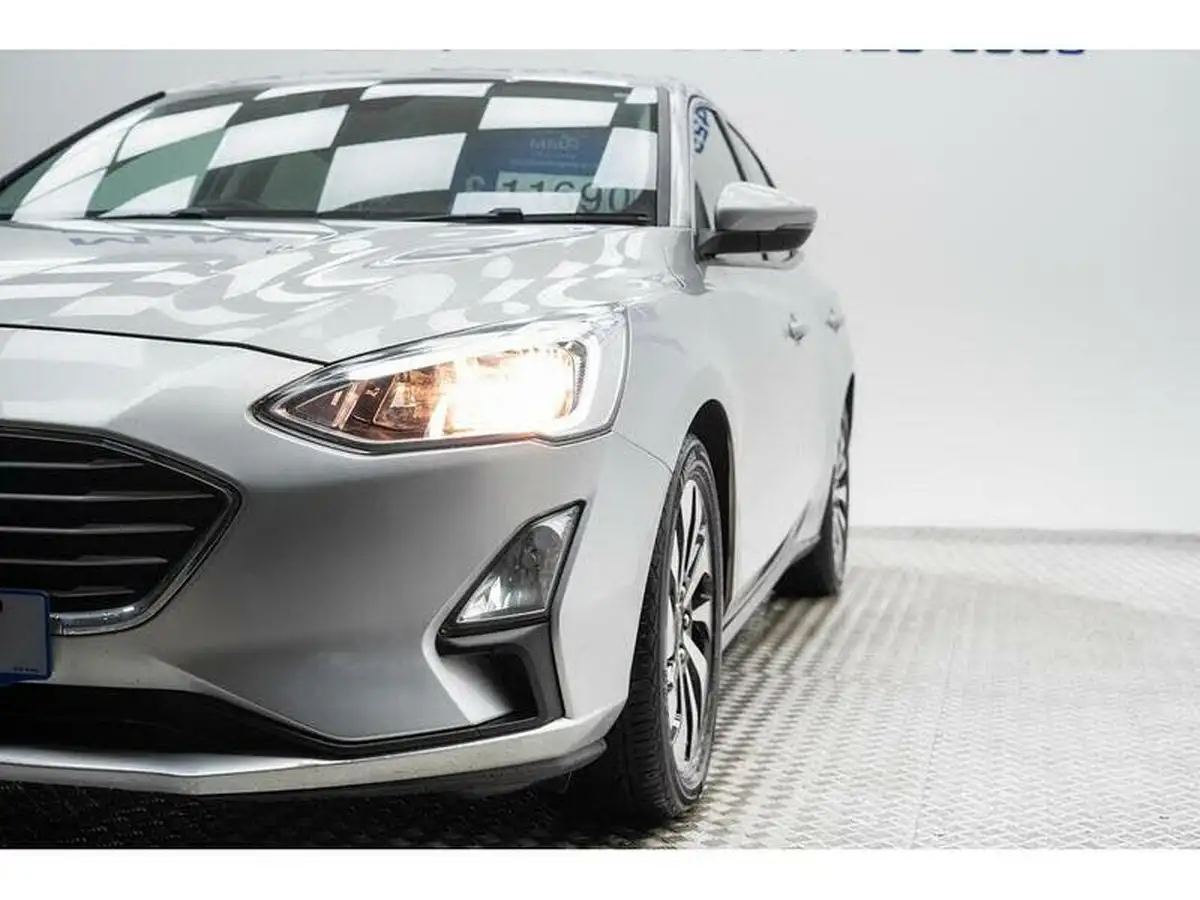 2019-ford-focus-10t-zetec-125ps-ss-hatchback-auto-big-17