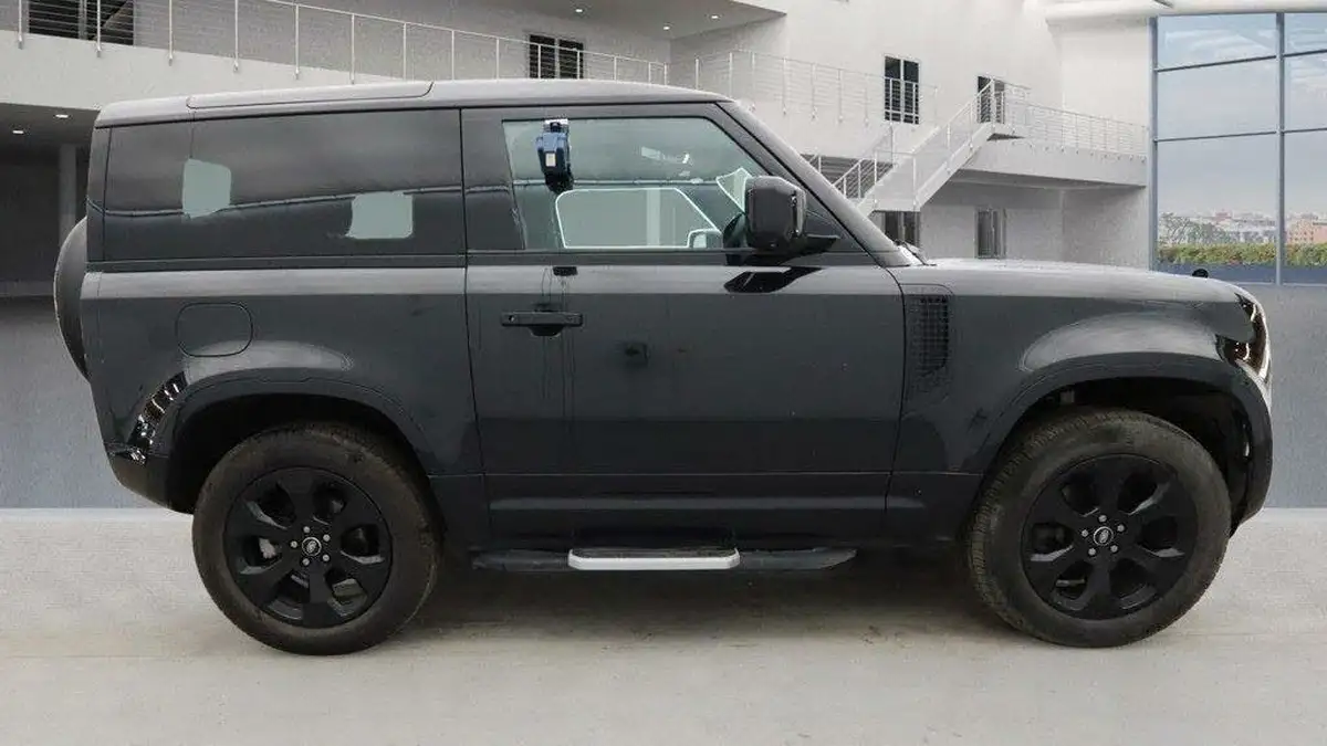 2022-land-rover-90-defender-30-d250-x-dynamic-hse-big-4