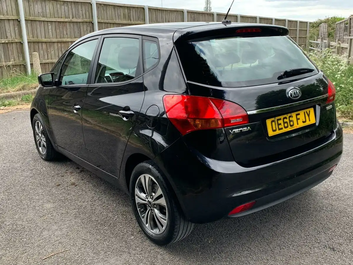 2016-kia-venga-14-2-big-3