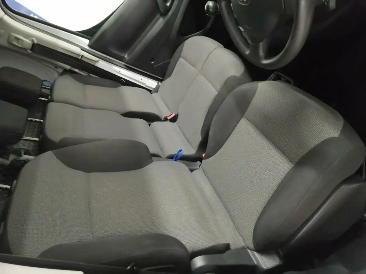 2018-peugeot-partner-16td-se-l1-stop-start-850-panel-big-31
