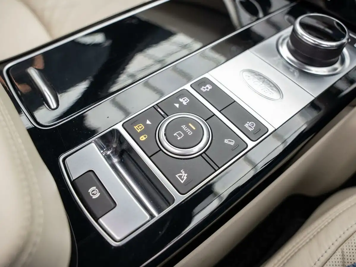 2021-land-rover-range-rover-30-p400-vogue-se-big-34