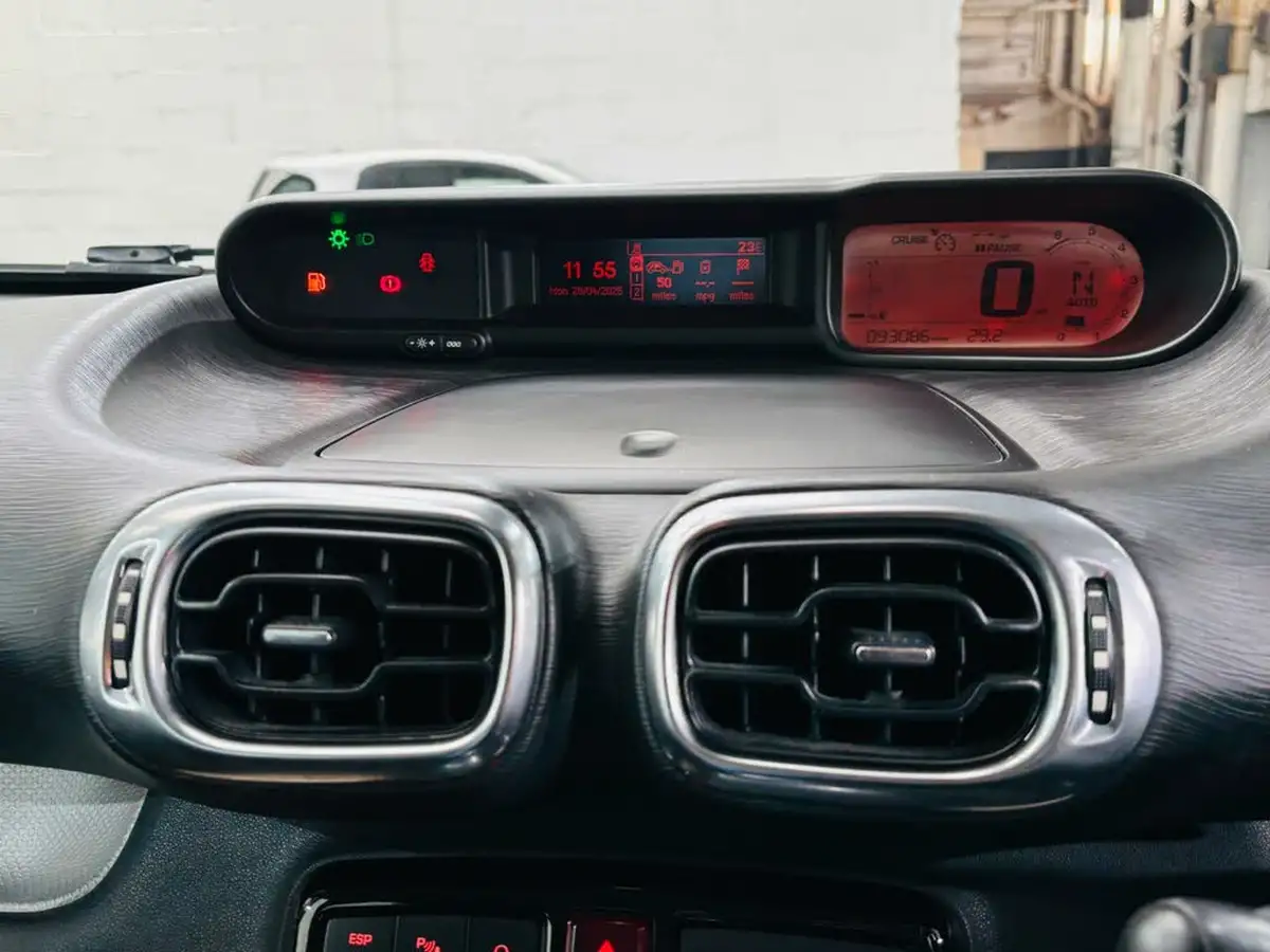 2012-citroen-c3-picasso-16-exclusive-egs6-big-14