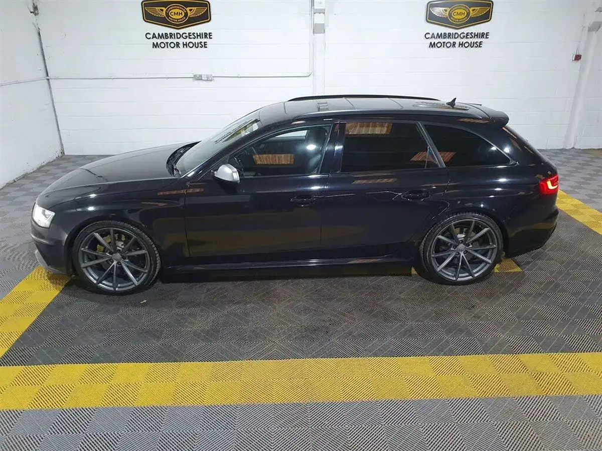 2014-audi-rs4-avant-42-quattro-avant-big-14