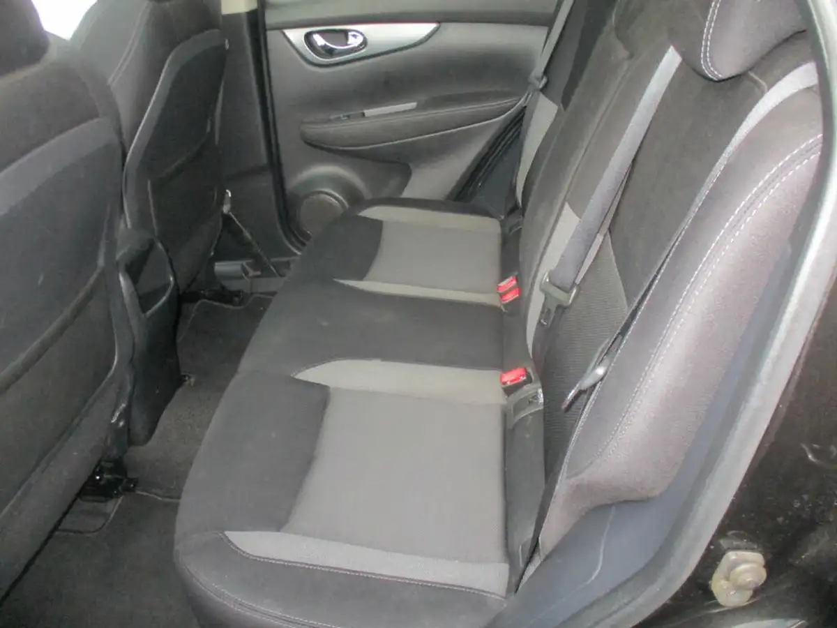 2017-nissan-qashqai-12-dig-t-n-connecta-big-36