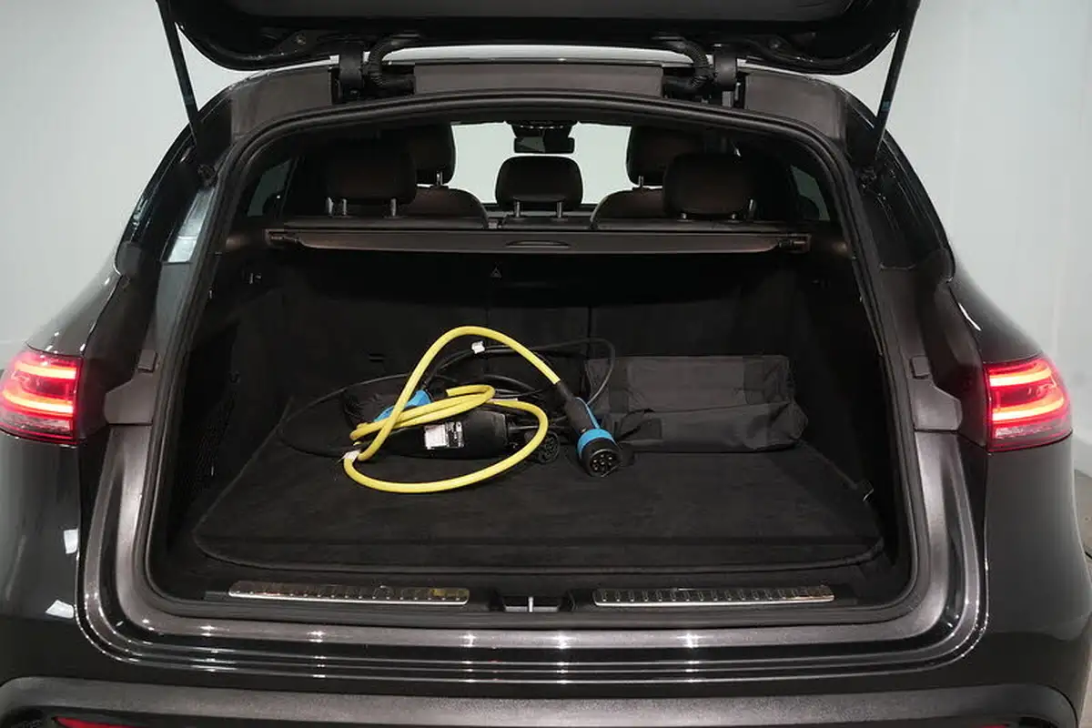 2021-mercedes-benz-eqc-e-eqc-400-amg-line-premium-big-16
