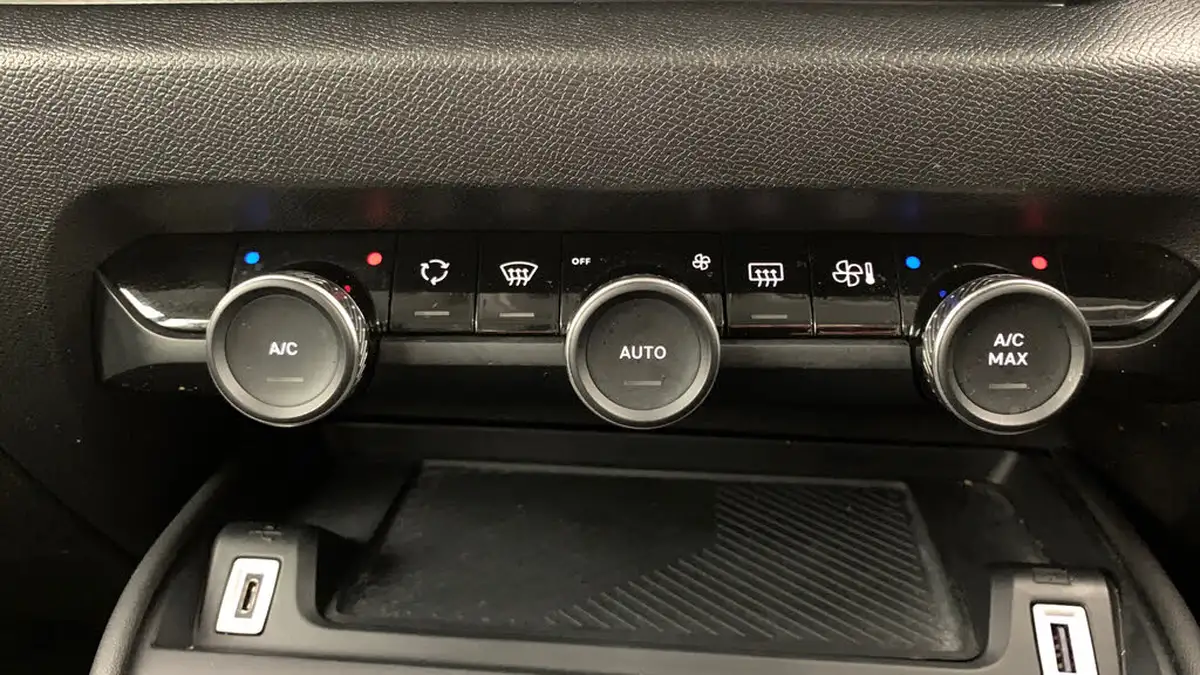 2021-citroen-c4-12-puretech-sense-plus-big-38