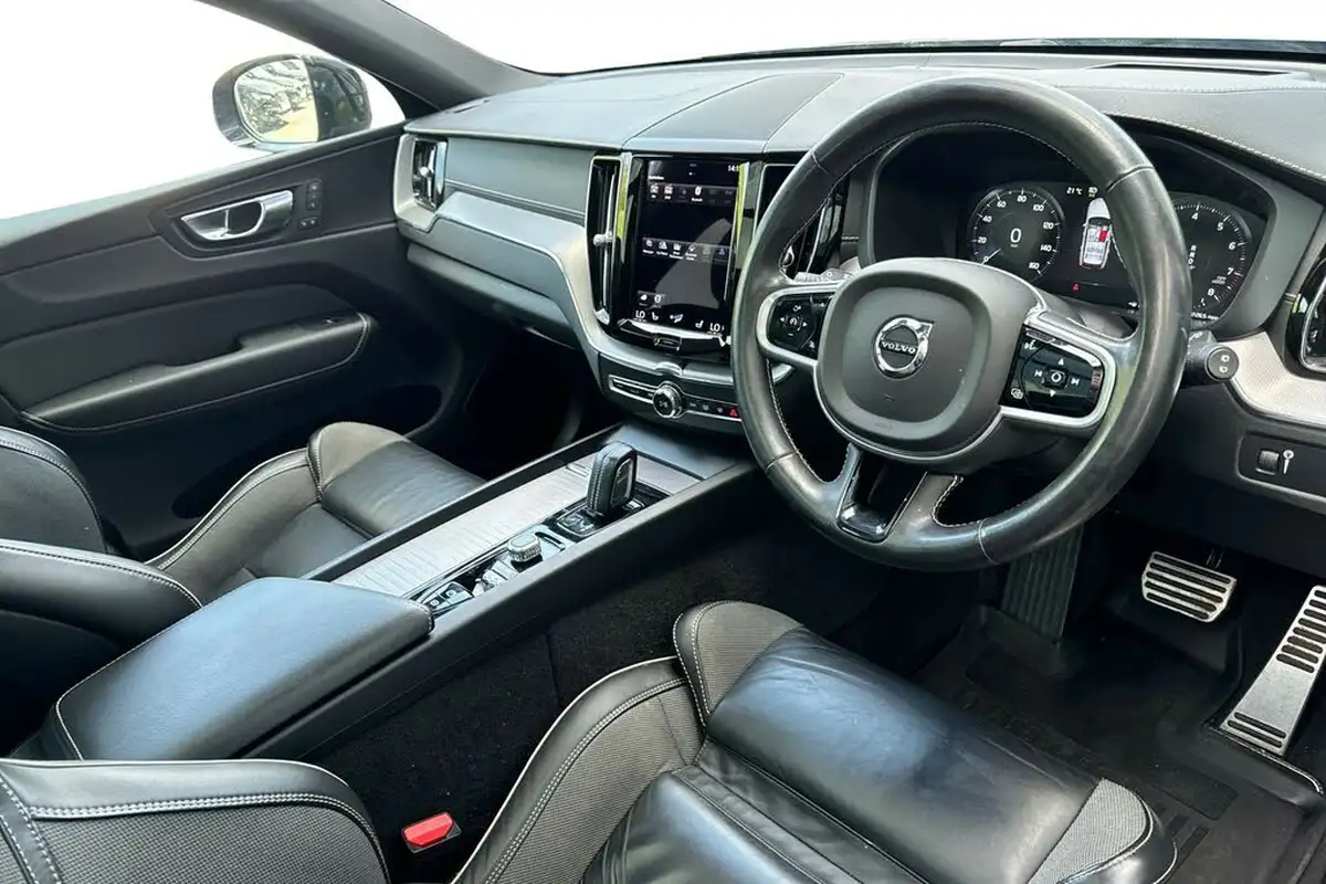 2021-volvo-xc60-20-b5-r-design-pro-awd-big-9
