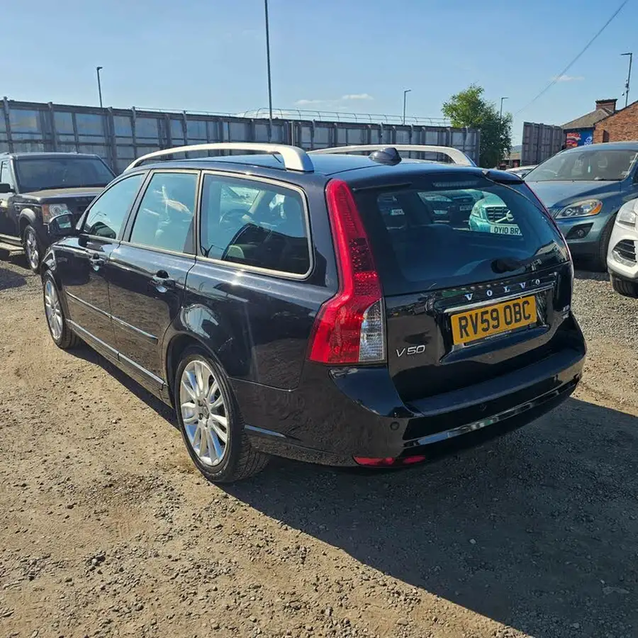 2009-volvo-v50-16td-drive-se-lux-big-4