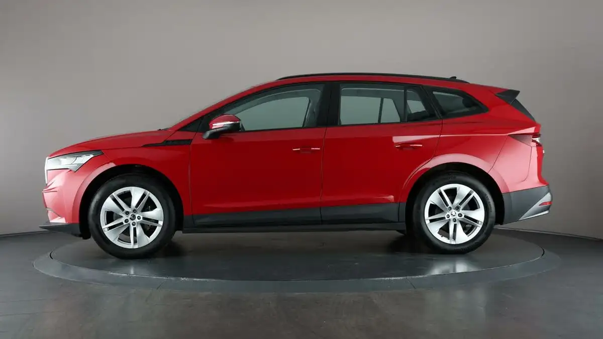 2022-skoda-enyaq-e-60-big-38
