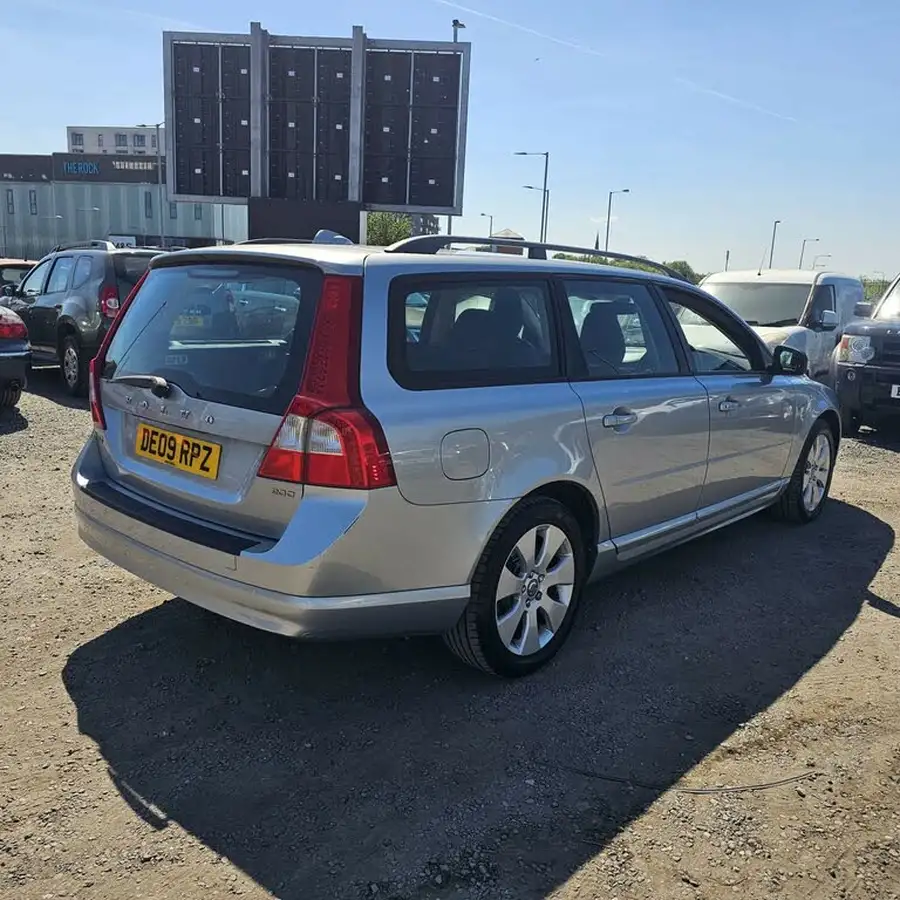 2009-volvo-v70-20td-se-big-5