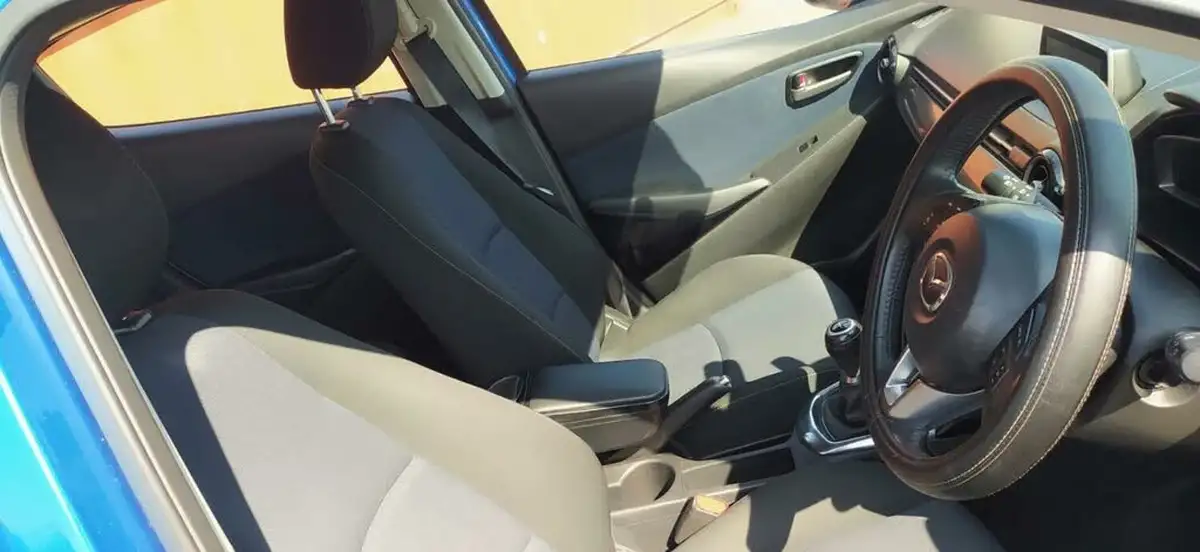 2015-mazda-mazda2-15-se-l-75ps-big-20