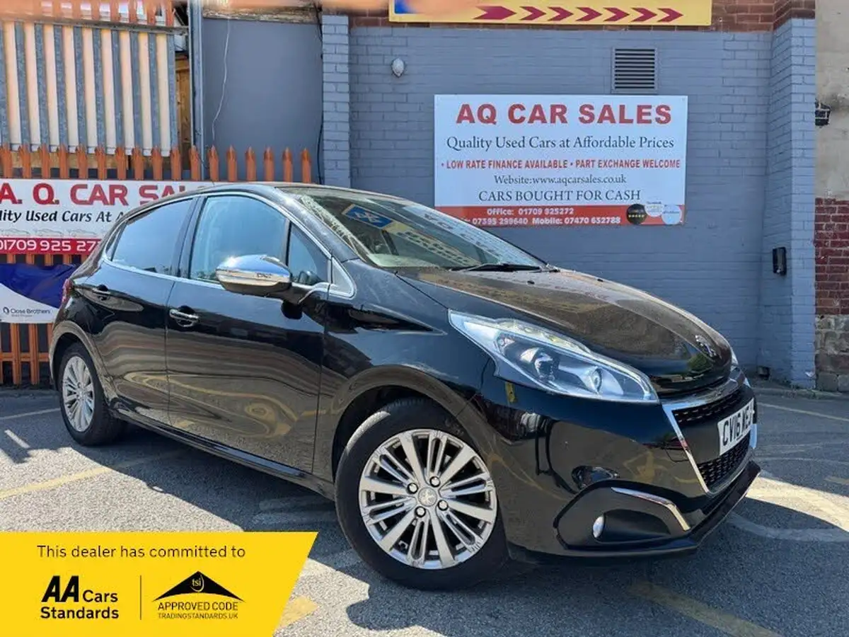 2016-peugeot-208-16bluehdi-allure-100bhp-non-ss-5d-big-0